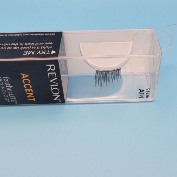 Revlon FeatherLite Accent Lashes - 91136 A04  - 1 Pair - New in Box (NIB) - Picture 1 of 7